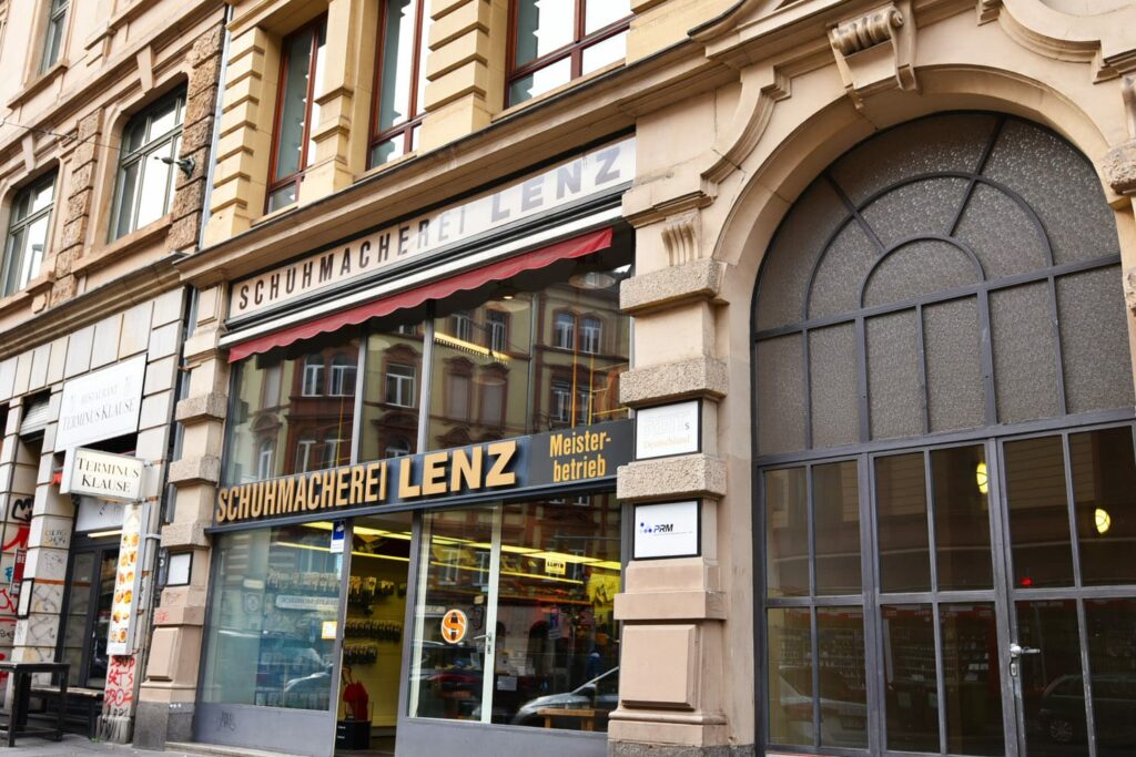 Schuhmacherei Lenz und Hammer-Museum im Frankfurter Bahnhofsviertel 