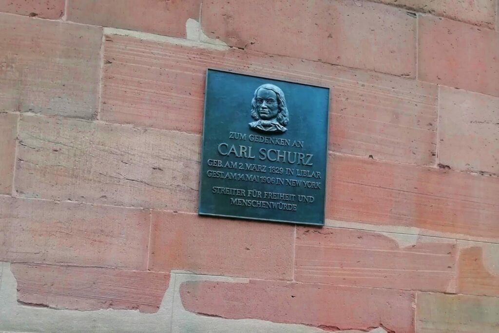 Gedenktafel für Carl Schurz, Fassade der Paulskirche in Frankfurt am Main