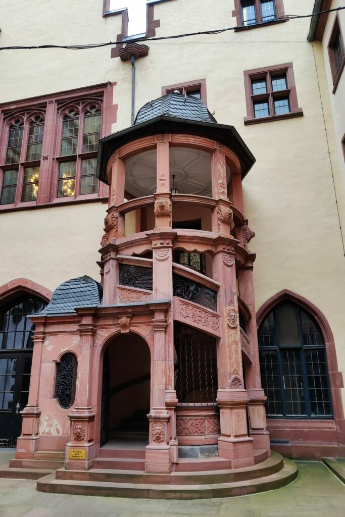 Renaissance-Treppenhaus im Römerhöfchen hinter Haus Limpurg Aufgang zum Kaisersaal des Römers Frankfurt