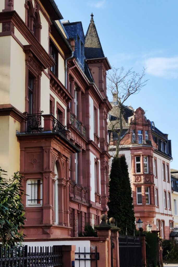 Gründerzeit-Fassaden im Westend Frankfurt am Main